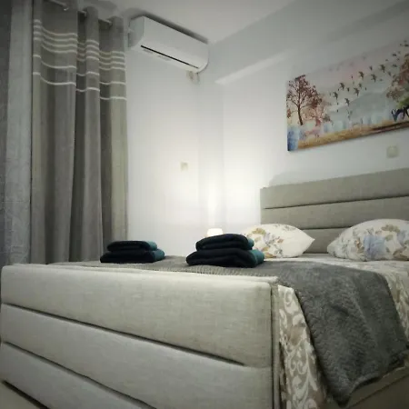 Apartament Center, Metro Metaxourgeio